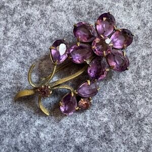 1920s Pansy Brooch Pin C-Clasp Gold Tone Czech Amethyst Glass Faceted Rare 1.75"